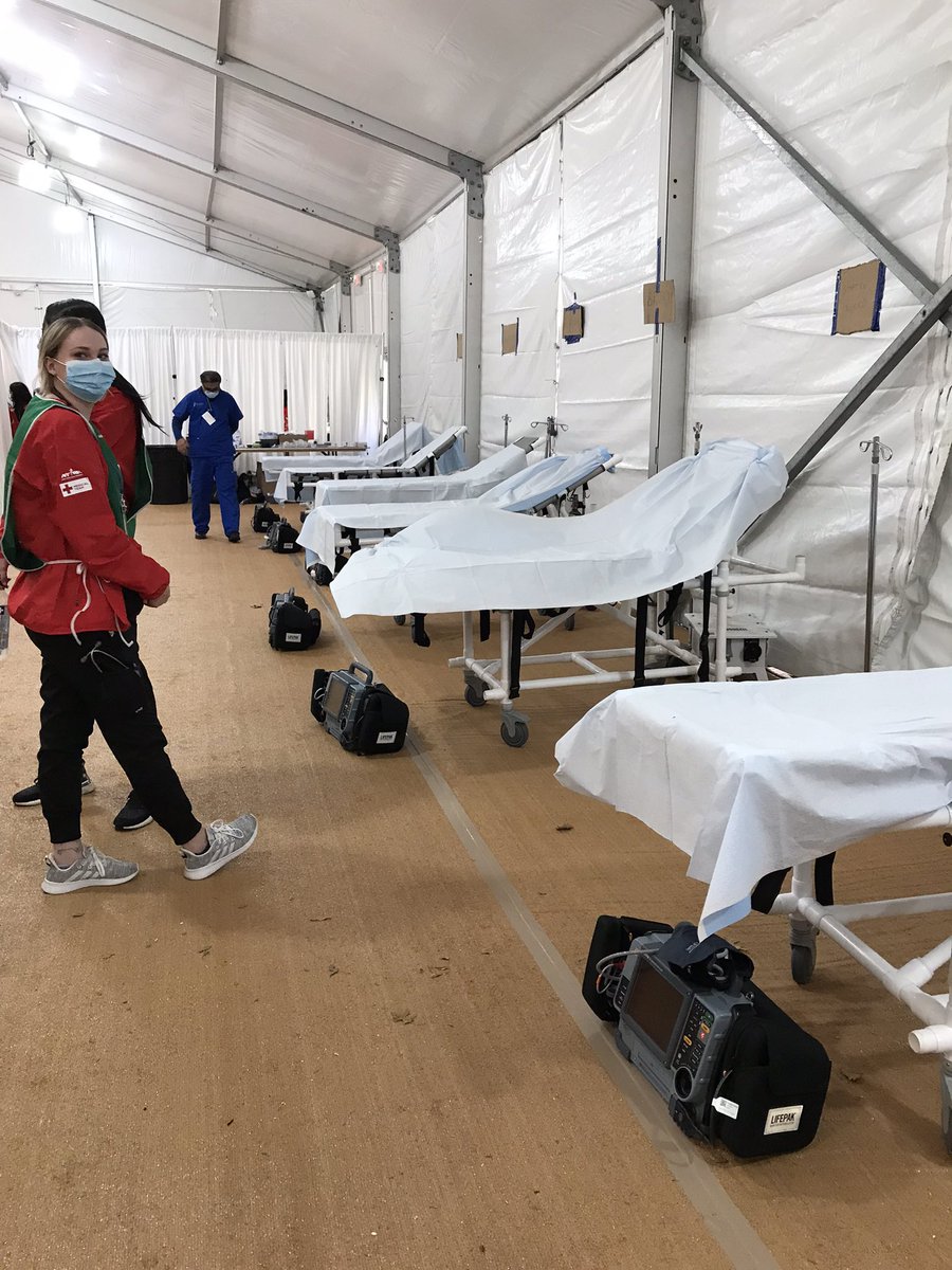 glohwangMD's tweet photo. Well another #tcsnycmarathon over, the 50th run. No one seriously injured or hurt 🙏. Met some awesome new people and ran into some old ones. See u next year! https://t.co/cpRiK6sMM5