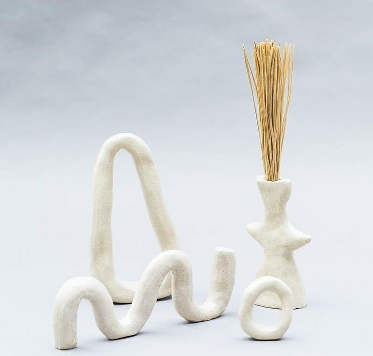 CEopenstudios's tweet photo. @juliaclarkeartist Maquettes in ceramic. experimenting with shape and form learning how far I can push it.. balance, thickness, adding natural materials.. joy!
#abstractsculpture #artforhome #inthestudiotoday #materialsmatter #apsshows #crouchenders #es… https://t.co/V67WUdrjww https://t.co/9R64UU4tJH