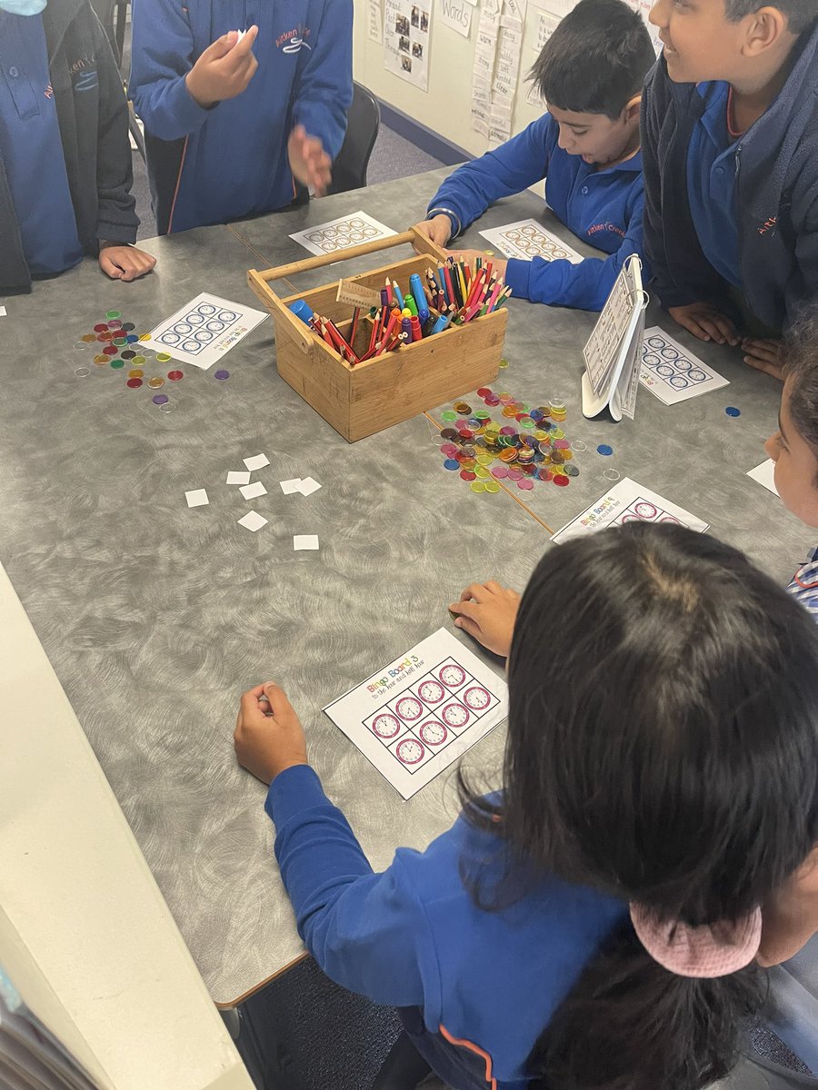 MrsLoweWheeler's tweet photo. We are learning to tell the time ⏰ “it’s a little tricky when the hour hand is in between two numbers” - Malia @AitkenCreekPS https://t.co/6QeN2GSISg