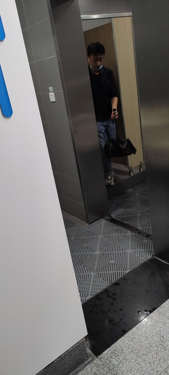 福州宝龙地铁站  龟头挺好看啊