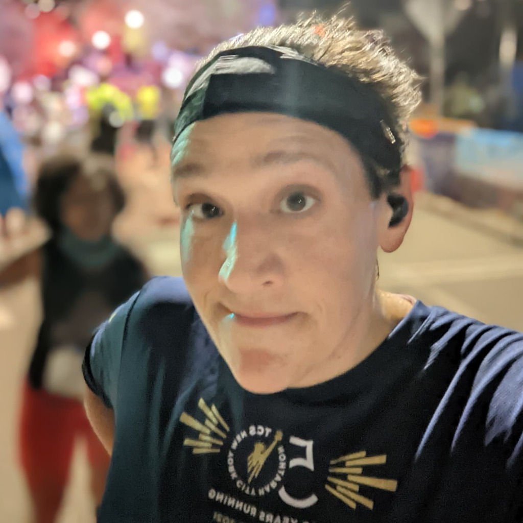 Runningactor's tweet photo. #finishline #selfie! I'll post more race photos at some point, but right now I'm off to an ice bath! Official time: 5:38:07!
#girlswhorun #transrunner #tcsnycmarathon #runningwhiletrans #runnersofinstagram #thisiswhattranslookslike #nycmarathon #tcsnycm… https://t.co/I9uYJsJpVI https://t.co/DfTbkDy5ry