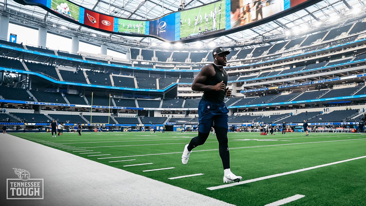 Titans's tweet photo. Get right for Sunday Night. #TENvsLAR https://t.co/8yln7UEWya