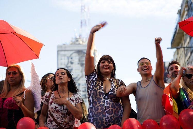 GeorOrellano's tweet image. 🌈XXX Marcha del Orgullo 🌈

Nos volvimos a encontrar en las calles para celebrar nuestra putez y seguir reclamando por los derechos que nos faltan. 

✅Derechos sociales y laborales para lxs Trabajadorxs Sexuales, no más Criminalizacion!!! 

#30MarchasDelOrgullo #Orgullo2021