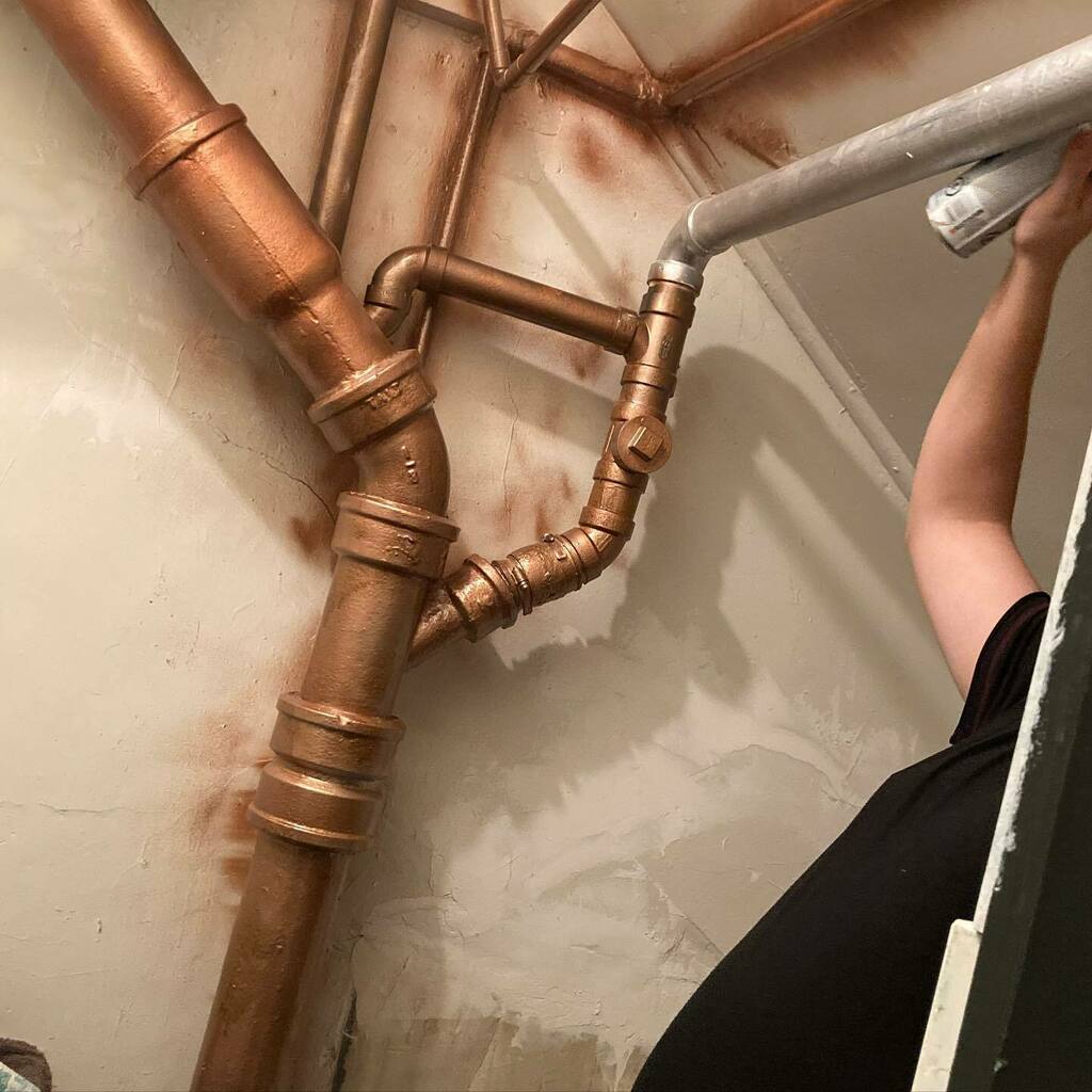 magiChampion's tweet photo. Renovations to the new additional bathroom to accommodate our increased number of guests! #hiddenwondersshow #bathroommagic #copperpipes https://t.co/imlQUiMVEO https://t.co/LsrNch9b4z