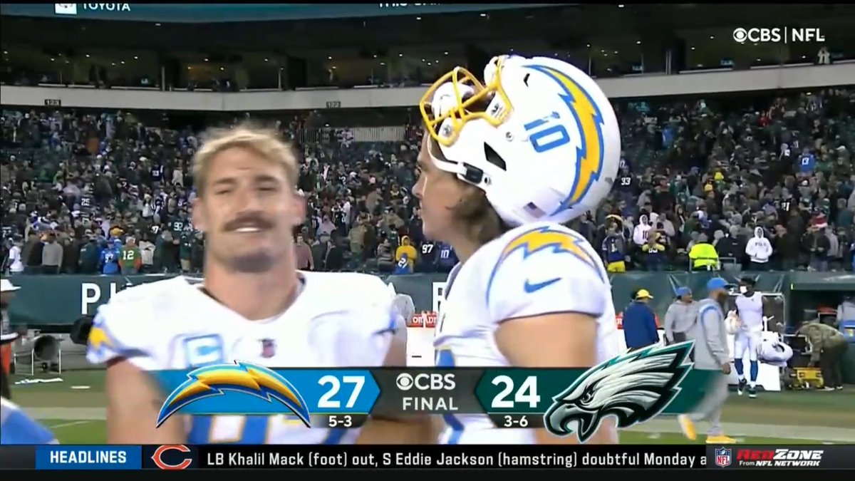 BleacherReport's tweet photo. Chargers are first place in the AFC West ⚡️ https://t.co/lzyxiArF4w