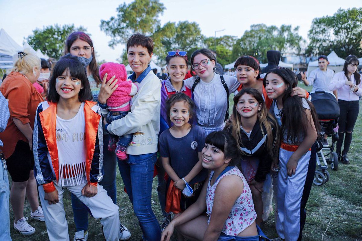mayrasmendoza's tweet photo. Hoy nos encontramos  en el festival por el aniversario 92 de Don Bosco.

Estos eventos son posibles gracias plan de vacunación, sigamos unidos para que nuestro querido Quilmes avance cada día más. 

Felicitaciones a todas las instituciones que participaron. 

#SomosQuilmes💜👍🏼 https://t.co/L7K5RK0dEN