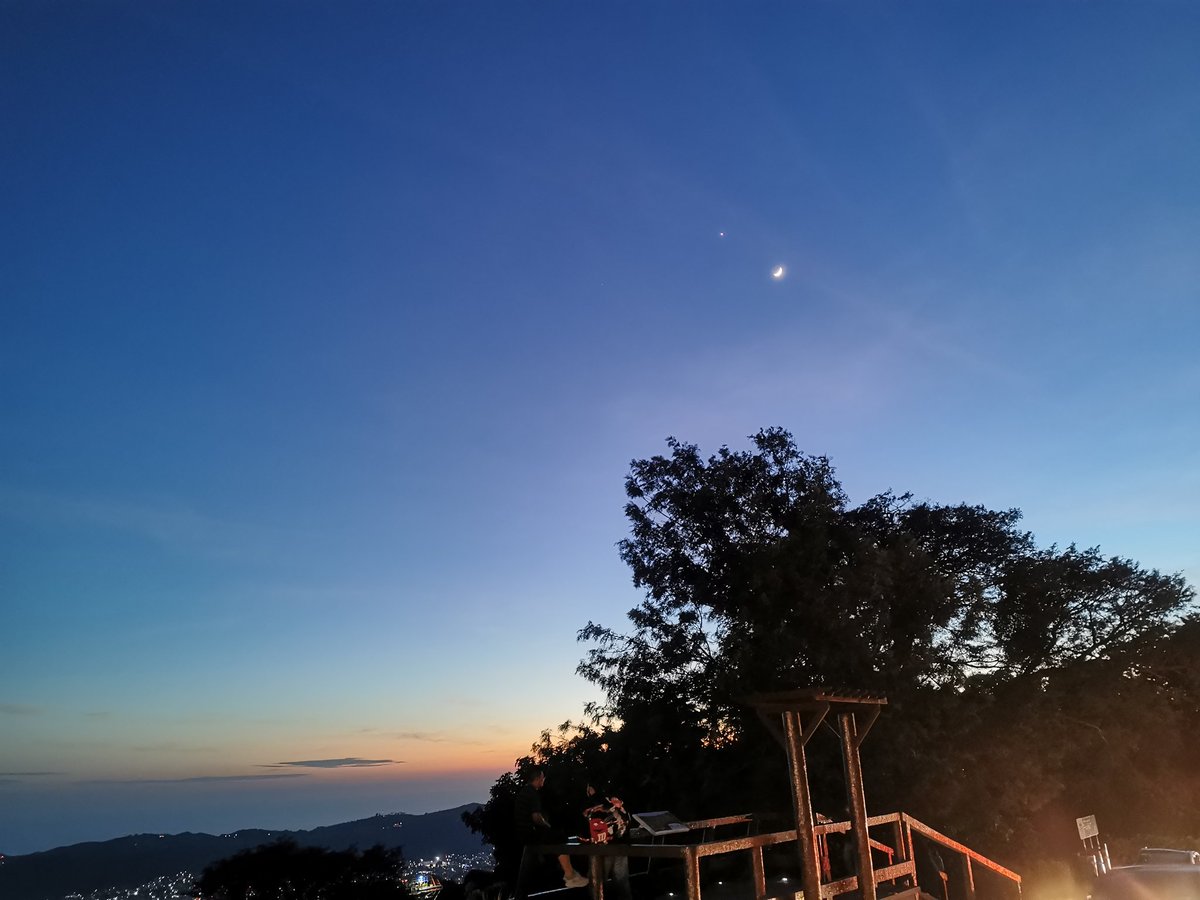 Madeg217's tweet photo. Sos un espectáculo con este atardecer 😍😍😍 https://t.co/xS5dDZ0uFD