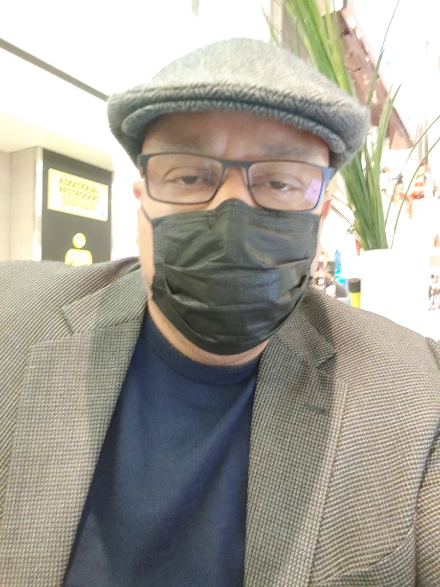 PrincipalKafele's tweet photo. Waiting to board my flight to Dallas to keynote the School Counselors Asscociation Conference in the morning. I vehemently despise Sunday flying...but there's something about Monday morning and seeing that audience that puts me back ON 🔥! #bam https://t.co/8yh4NA1a7r