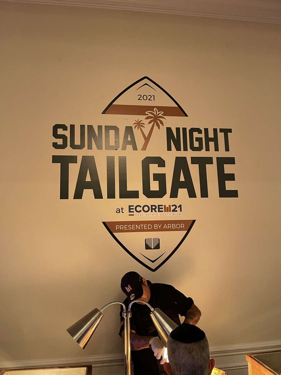 arbor1's tweet photo. We're ready to welcome our clients and partners TONIGHT at the #eCoreSummit Tailgate Party & Welcome Bash! Come enjoy some food and drinks as you reconnect with colleagues! #ArborRealtyTrust #Multifamily #RealEstate #ArborEvents https://t.co/K0tp0vuoVB
