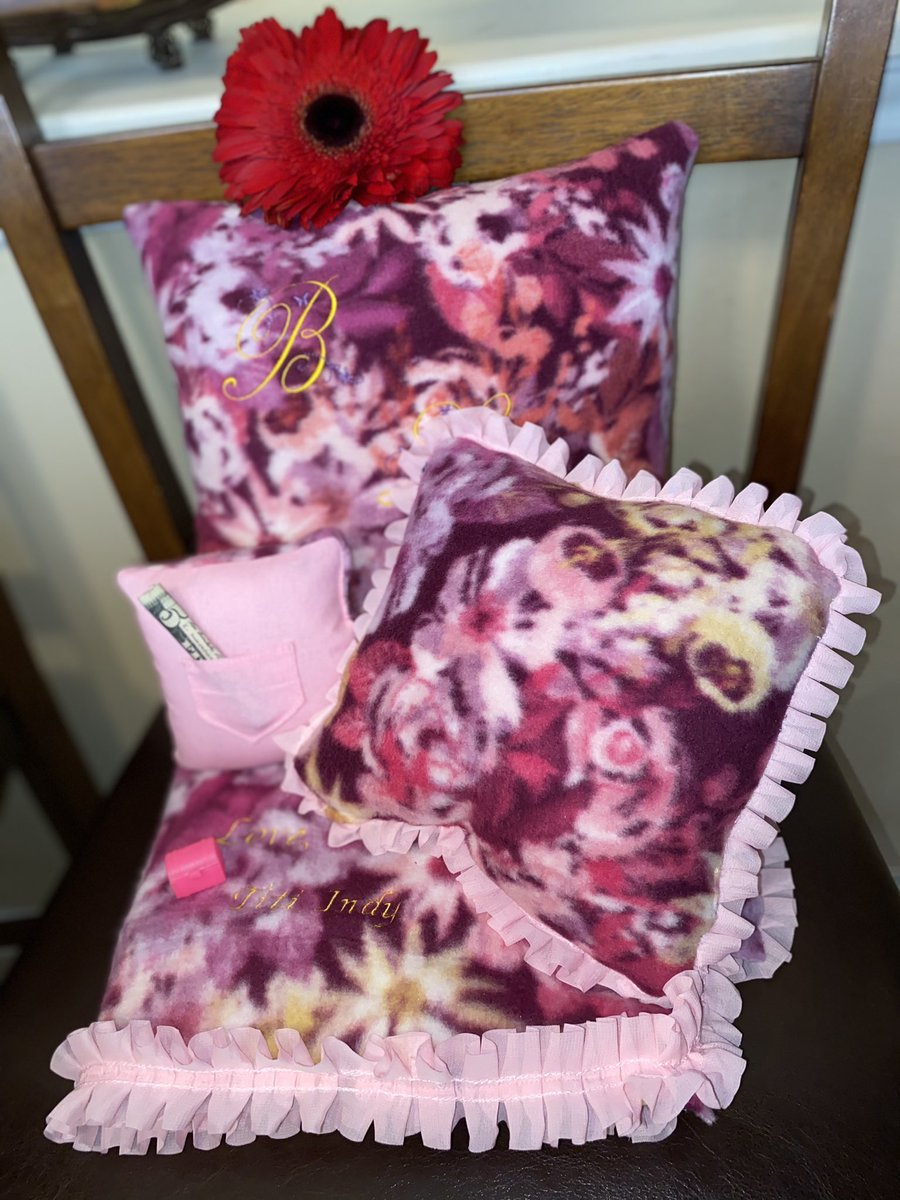 MFMemories's tweet photo. Buy a bundle in our Fall Launch and you’ll get a free tooth box to save your baby’s first tooth. 🦷 🧚‍♀️ #myfirstmemories #customgifts https://t.co/ZoxMtoW6Qo