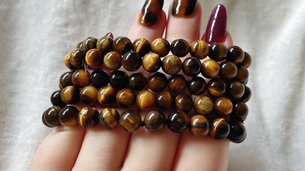 whimsycrystals's tweet photo. crystal bracelets are nearly all gone! 👀✨ https://t.co/4fMnwkl6N4
