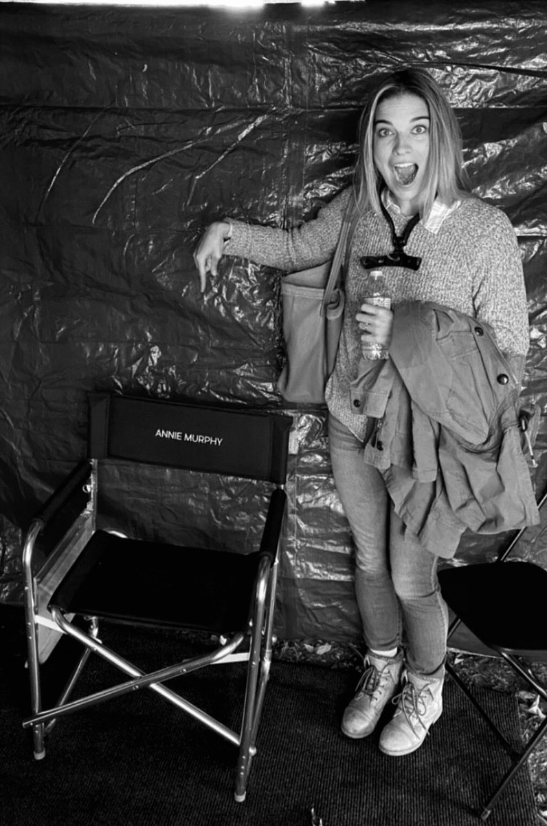 annie behind the scenes of kevin can f himself