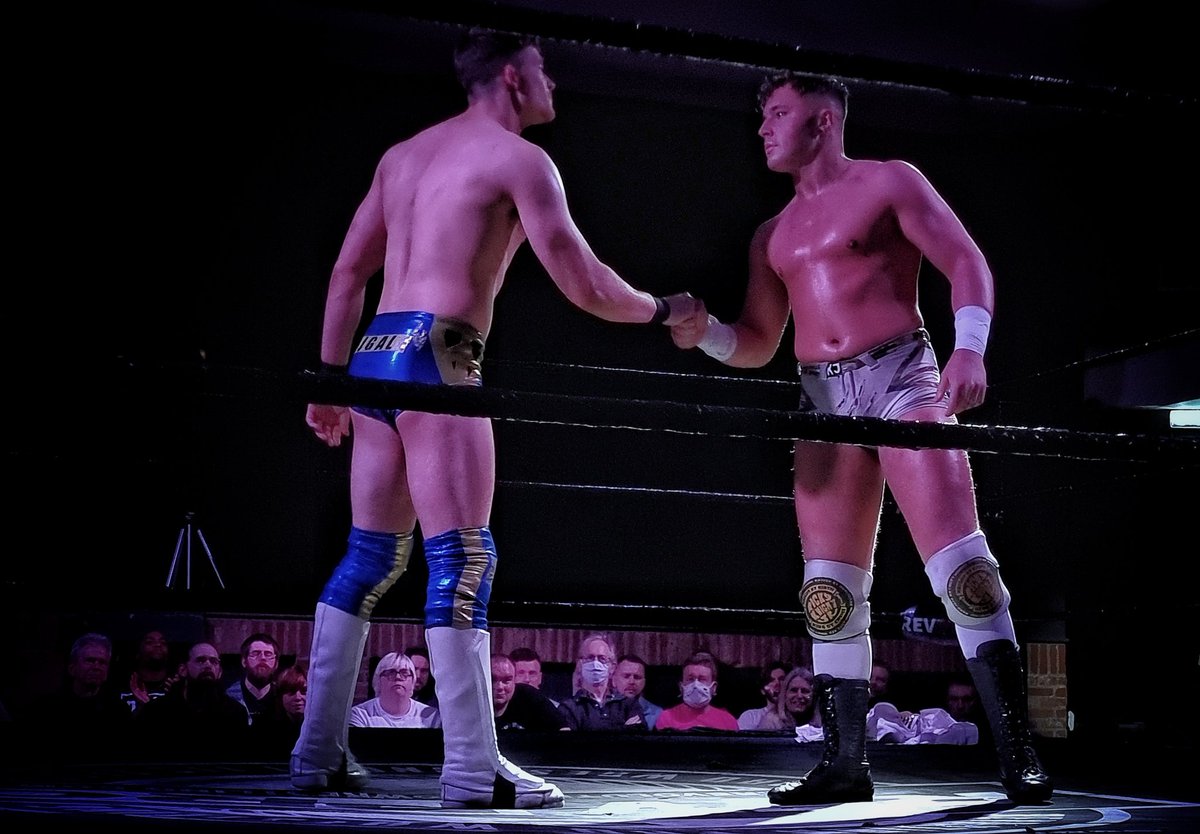 alexhaskett's tweet photo. Here's a few photos I took during @RKJ450 vs @JJGalePW at tonight's @RevProUK #LiveAt229 https://t.co/PxXKpws28b