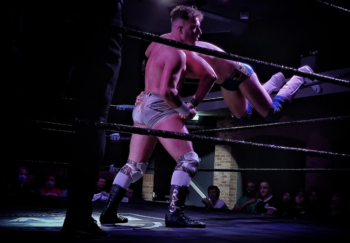 alexhaskett's tweet photo. Here's a few photos I took during @RKJ450 vs @JJGalePW at tonight's @RevProUK #LiveAt229 https://t.co/PxXKpws28b