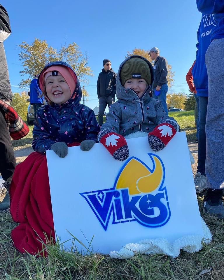rosegthomas's tweet photo. Congratulations UVIc on tremendous accomplishment out in Welland Ontario. Coach of the year men’s rowing congratulations Albert! Couldn’t be prouder of the boys 🚣‍♀️🥇@uvicvikes https://t.co/Dl1tj519gv