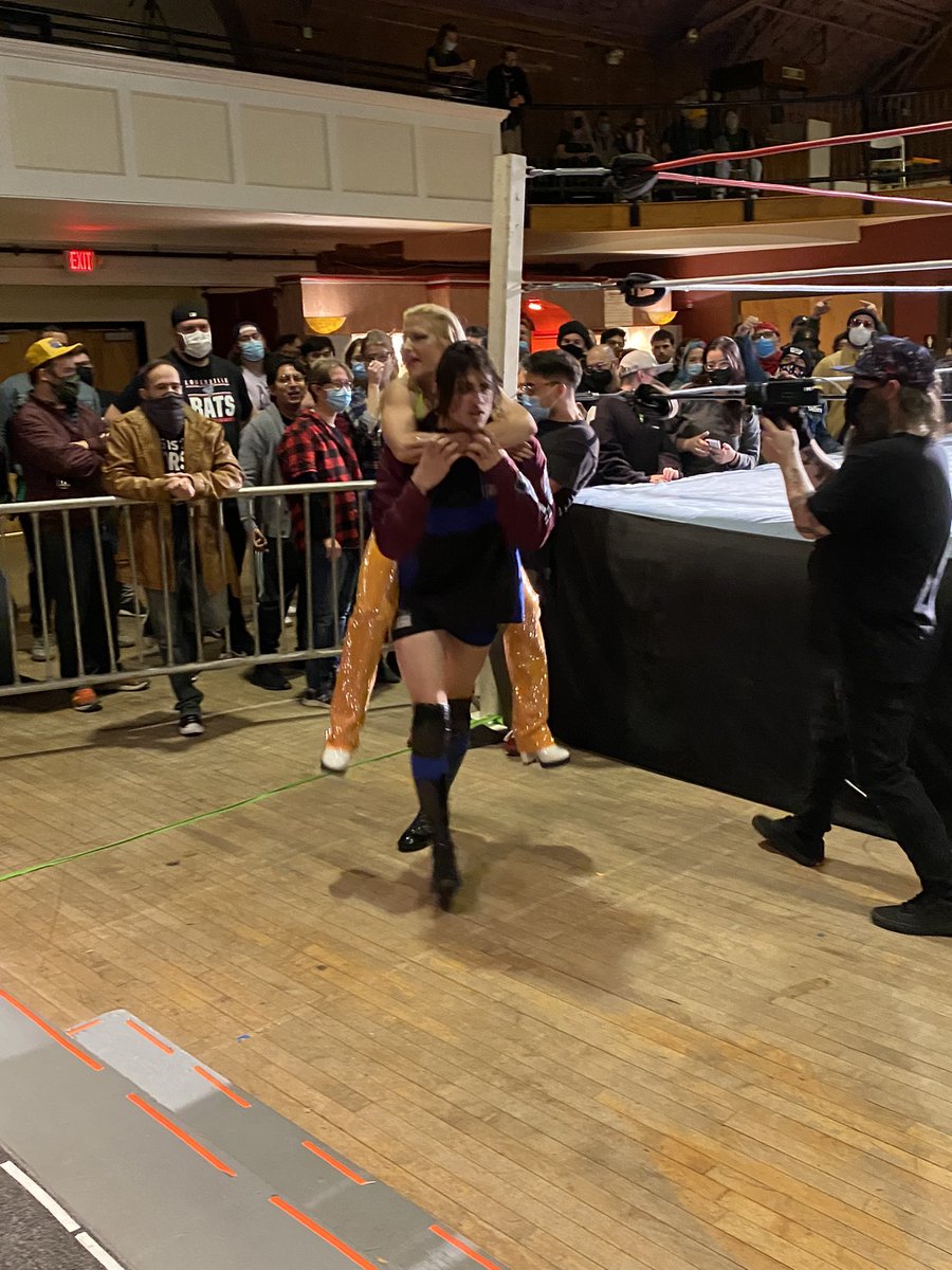 RNRFables's tweet image. MAIN EVENT!!! @ThePrizeCityOG w/@scrunchiefan97 v @RickeyShanePage!!! #ReverseTheCurse @beyondwrestling #rockandrollfables #RNRF