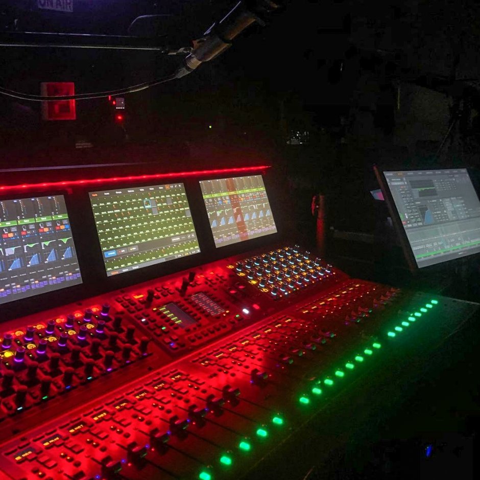 AvidLiveSound's tweet photo. 📷 https://t.co/EThhsCnCSp
▶️ https://t.co/hElVavmyPd

#stealth #blood #lovemyjob #frontofthehouse #venues6l #avid https://t.co/4UcQdvnFmv