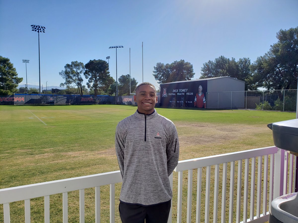 Korey_Johnson15's tweet photo. Really had a good time during my first Gameday visit at the UofA, and watching them earn a HUGE win yesterday!!. Special thanks to @MDohertyFB and @CoachPart for the invitation!🏈@CoachPerrone
@PrepRedzoneAZ @gridironarizona @AZHSFB
@247recruiting @MtRidgeFootball @JeremiahGordon https://t.co/bsGuO5y2Xt