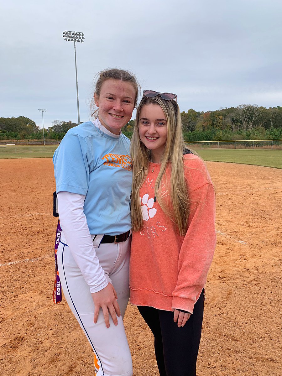 Softball is so much more than a game… it provides lifelong friendships!
Maura Ginn (Alum of 2021) and Olivia Collins (Alum of 2020) were reunited at a softball game in Clemson over the weekend. #LZSB #LZAlumni #GoBears