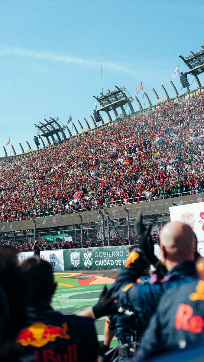 MercedesAMGF1's tweet photo. Mexico, you have been the most incredible hosts to us. ❤️

It’s been so good to be back this week. And we can’t wait to see you all again in 2022. 🙏

You made this year’s #MexicoGP  a real #F1ESTA https://t.co/lOpyOgYQy0