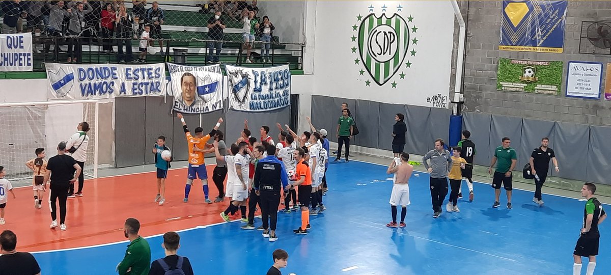 pasionfutsal's tweet photo. #PrimeraA #ZonaPermanencia FINAL. Pinocho 1 (Rosental) Estrella de Maldonado 3 (Cóncaro 2 y Storani). Los de Palermo salen de la última posición y dejan a su rival en ese lugar. https://t.co/US3taSKGOM