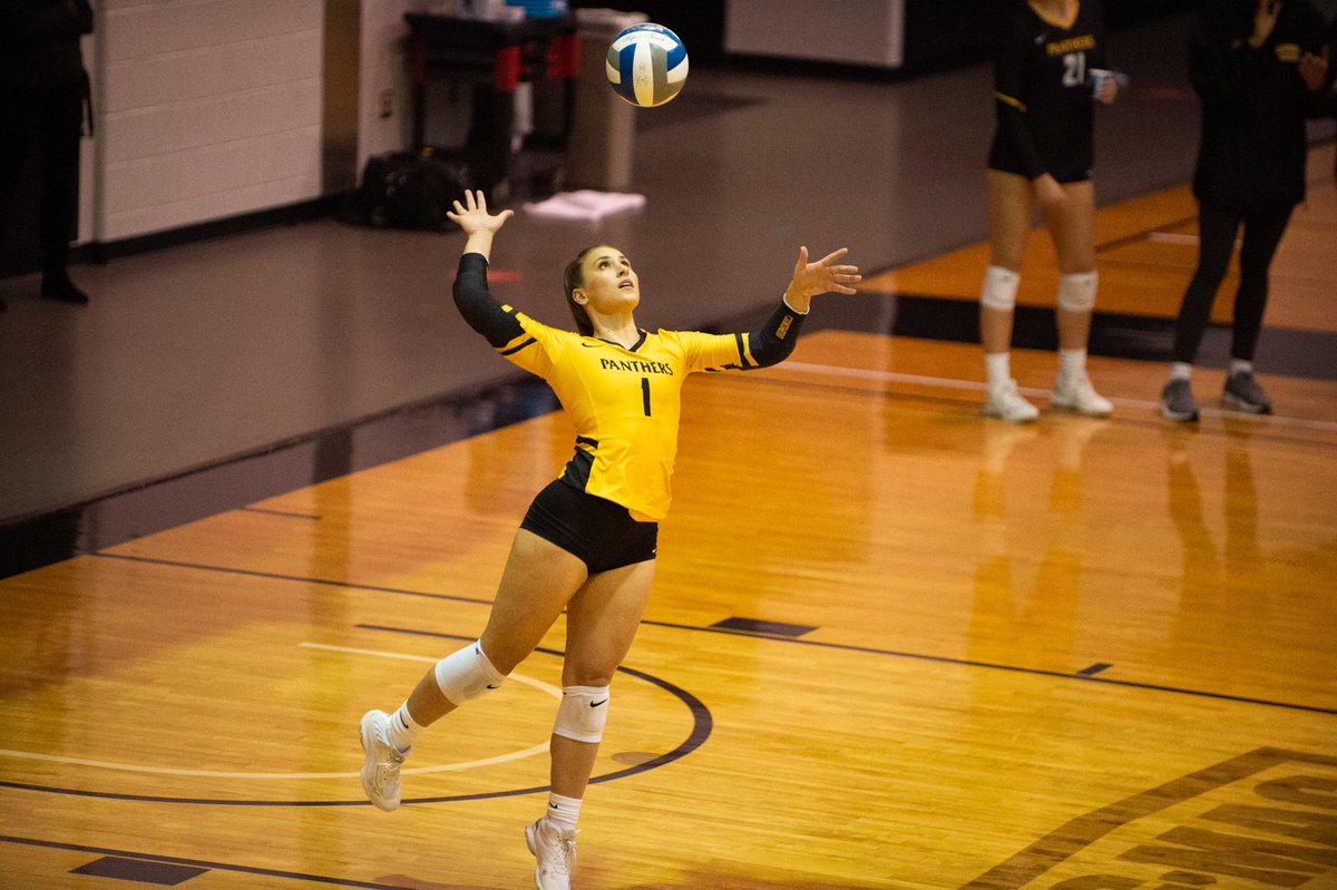 schudel_ralph's tweet photo. Always fun catching @OhioDominicanVB in their “happy place.” #winnersgeticecream https://t.co/gVVG6fMeZL