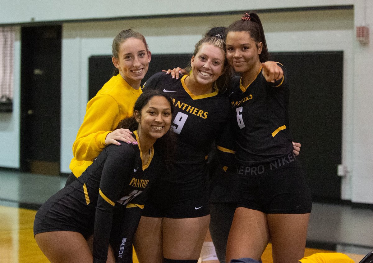 schudel_ralph's tweet photo. Always fun catching @OhioDominicanVB in their “happy place.” #winnersgeticecream https://t.co/gVVG6fMeZL