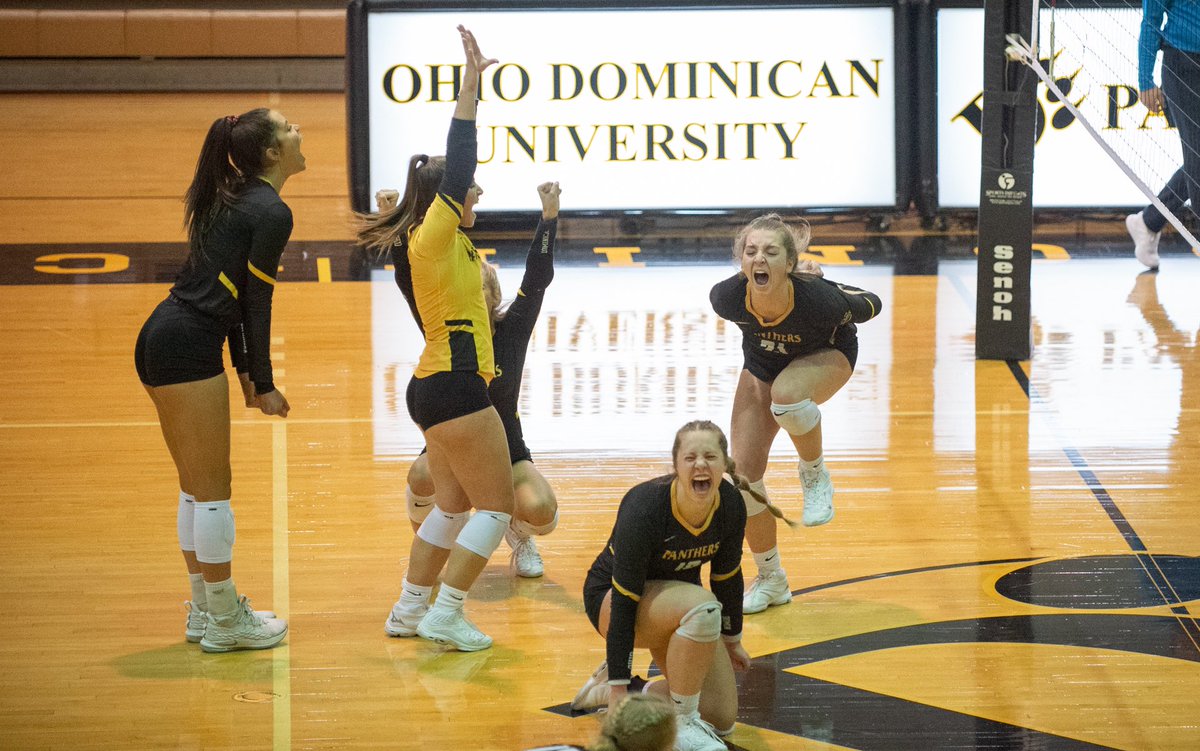 schudel_ralph's tweet photo. Always fun catching @OhioDominicanVB in their “happy place.” #winnersgeticecream https://t.co/gVVG6fMeZL