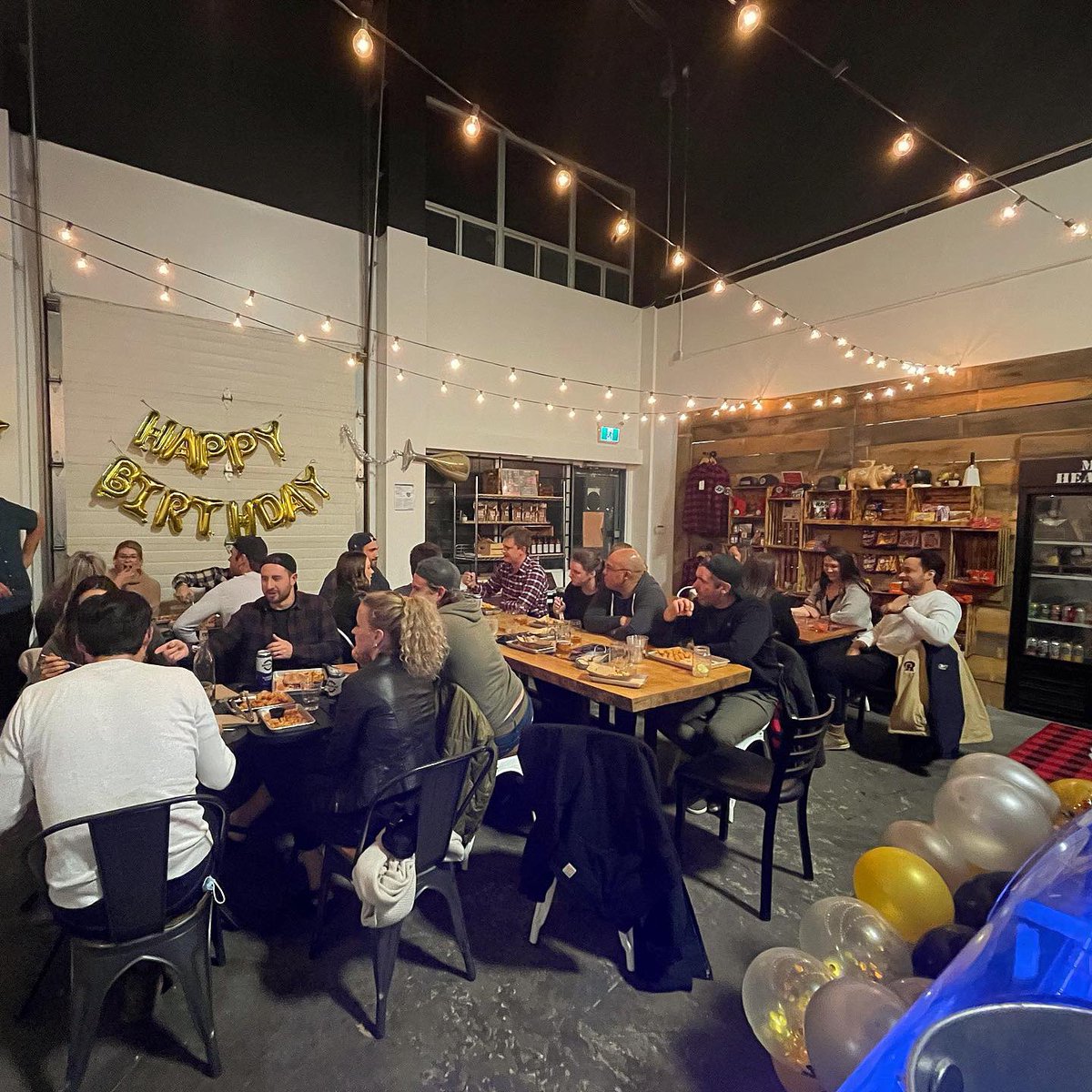 The holidays are around the corner &amp; we’d love to host your private parties! 🎄Contact us today to book your group.

📞 613-680-6328
📧 info@meatings.ca

#meatlover #ottawa #ottawalife #porkribs #bbqlovers #grillmaster #bbqtime #catering #ottawacatering #holidaycatering #holidays