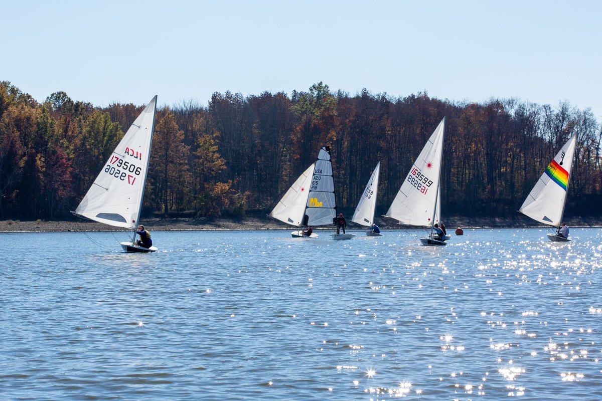 bycsinglehanded's tweet photo. What a day, hoping we get a few more Saturdays like it. #neohio #frostbiting #fallsailing #berlinyc #ilca #force5 #melges14 #photobylindafiala https://t.co/y1yMP3KKfV
