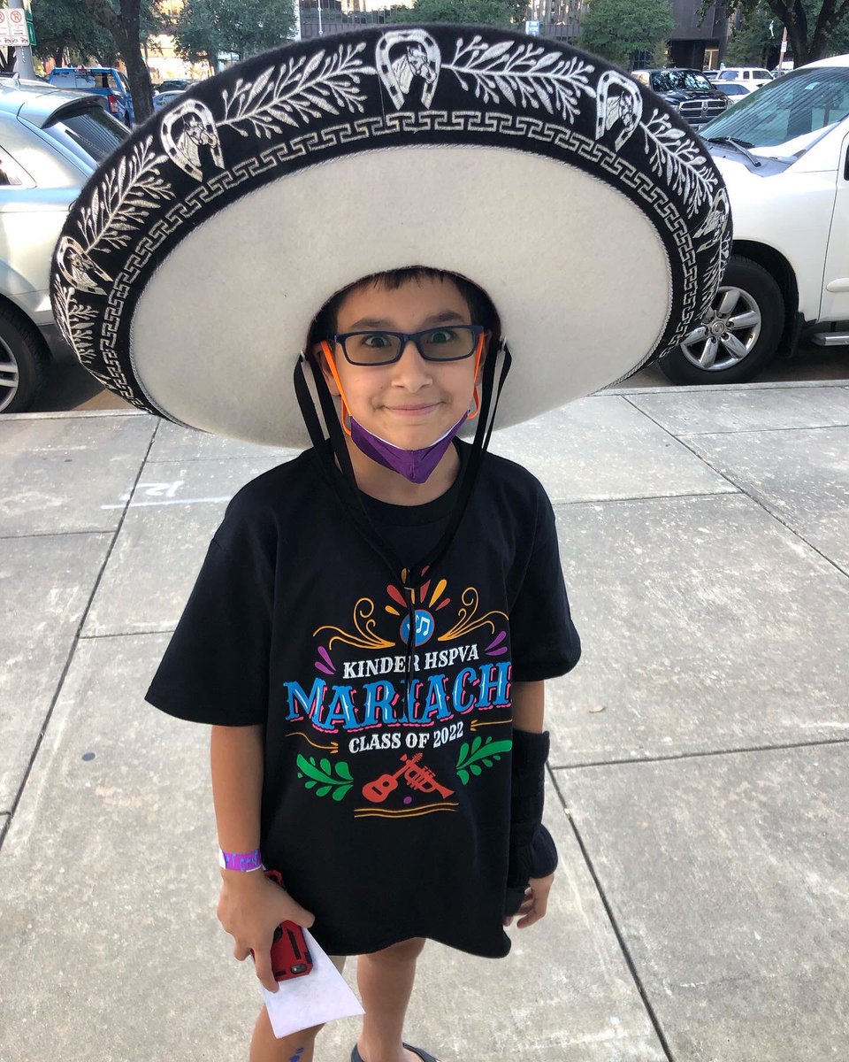 naomi_mad8's tweet photo. @MHspva Nuevo Jalisco playing at @HSPVA MusicFest 2021. So much fun and the music was terrific. For my Mariachi #Will it was his last MusicFest as a student. #senioryear #raisingmusicians #musicisoursport 🎺🎼 https://t.co/yB1mmVF8hy