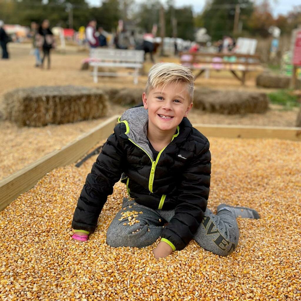 mshepet's tweet photo. Who knew playing in corn could be so fun. https://t.co/Z3MqNPDbIv