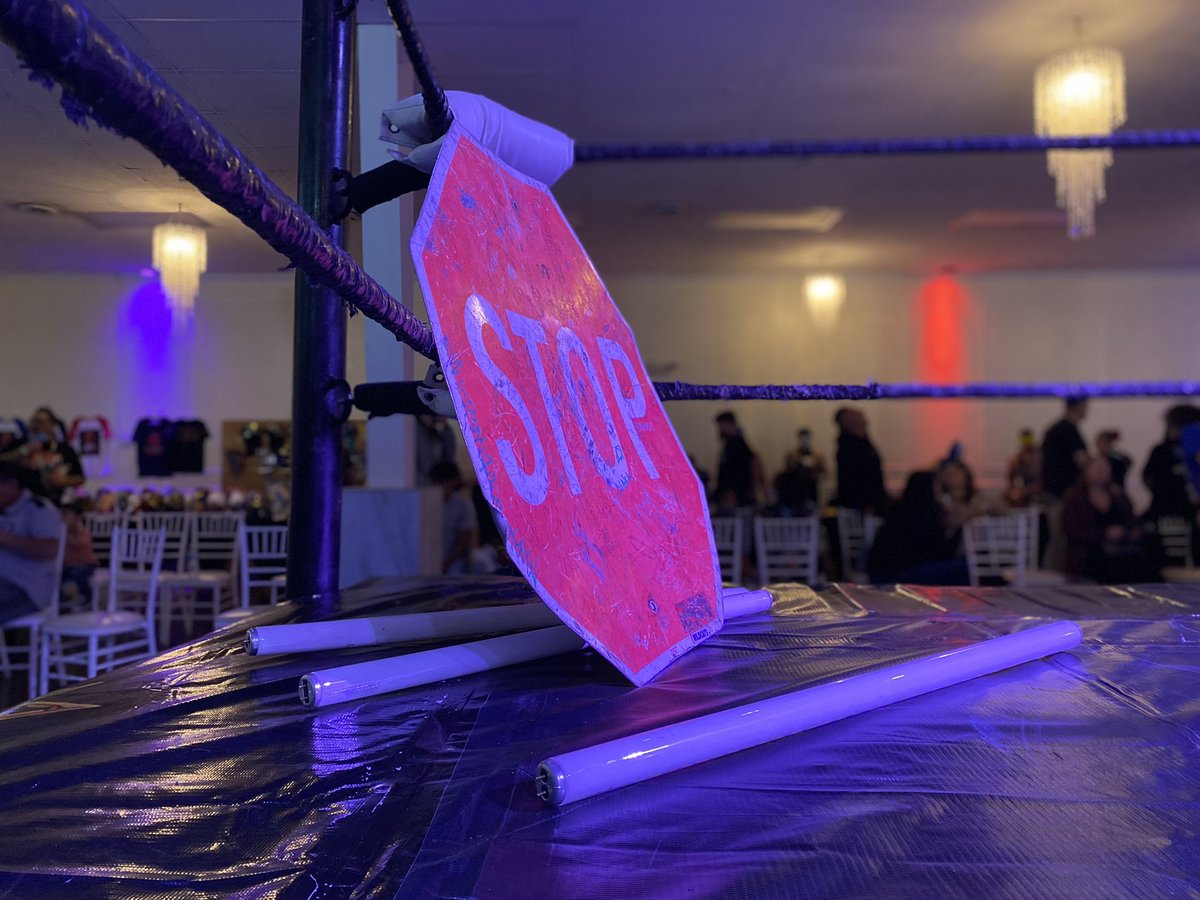 iFightGiants's tweet photo. The calm before the storm as we get ready to leave intermission and enter a DENVER DEATHMATCH! 
SADIKA Vs #IAmTheProvider 
IWC Legacy https://t.co/3eOayUX1Xt