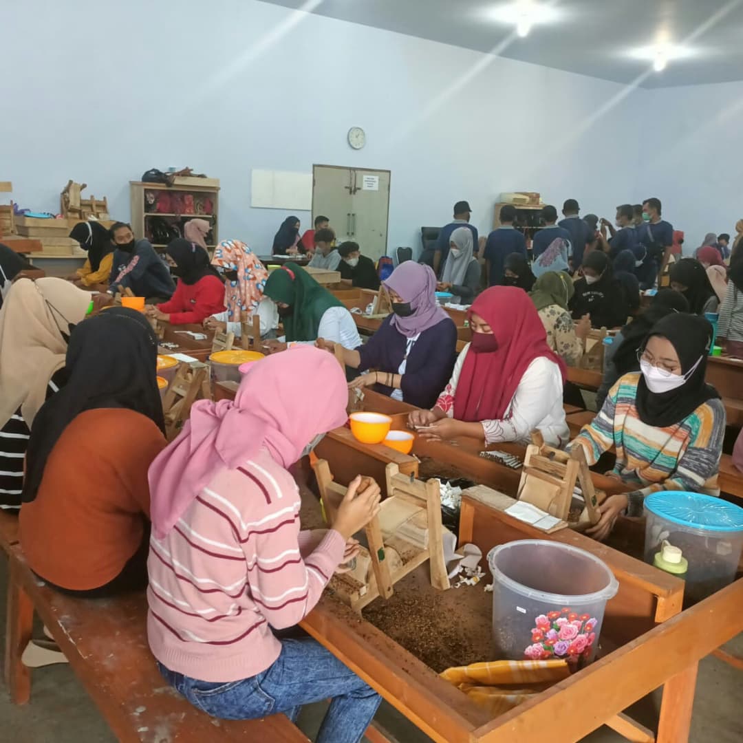 perinnakerblora's tweet photo. Dinas Perindustrian Dan Tenaga Kerja (Dinperinnaker) Kabupaten Blora Melaksanakan Kegiatan Studi Referensi Dan FGD KIHT Di Dinas Tenaga Kerja Perindustrian Dan Transmigrasi Kabupaten Wonosobo dan PT. Sikunci Sigaret Srintil https://t.co/YkM65dkhXy