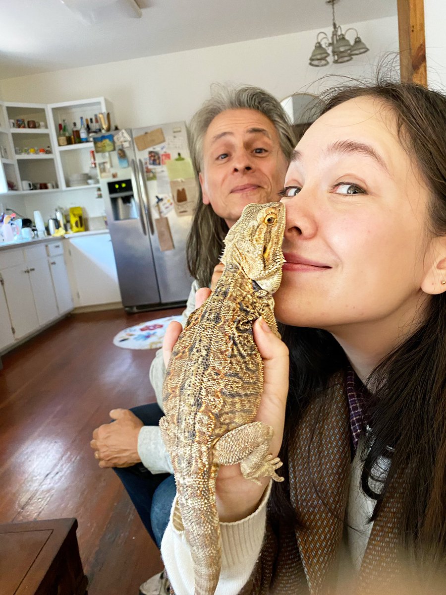 MindfulPosture's tweet photo. My daughter, Grace, @grace_rolek Monty, (her wizard or bearded 🐉 dragon) Dad, (Ron) and I celebrating belated yet grateful🙌🏽🙌🏽🎉 birthday blessings. 🤍❤️🦎🎈🎁🎂
#gratitude #tiamo #birthday #beareddragon https://t.co/zKnxPfkSsr