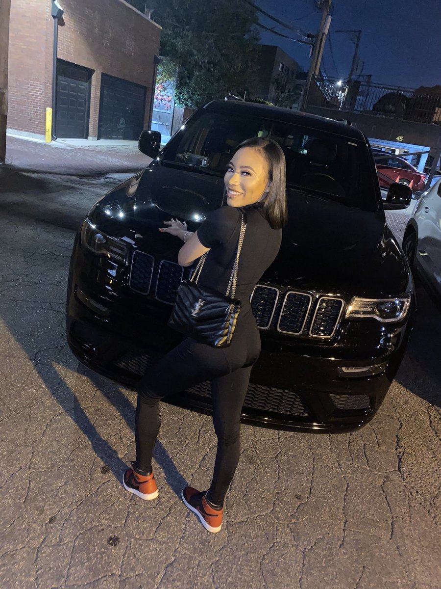 AlexisPickles's tweet photo. She got her ownnnn & she bad #Toosii2x https://t.co/o2xVA2yPpr