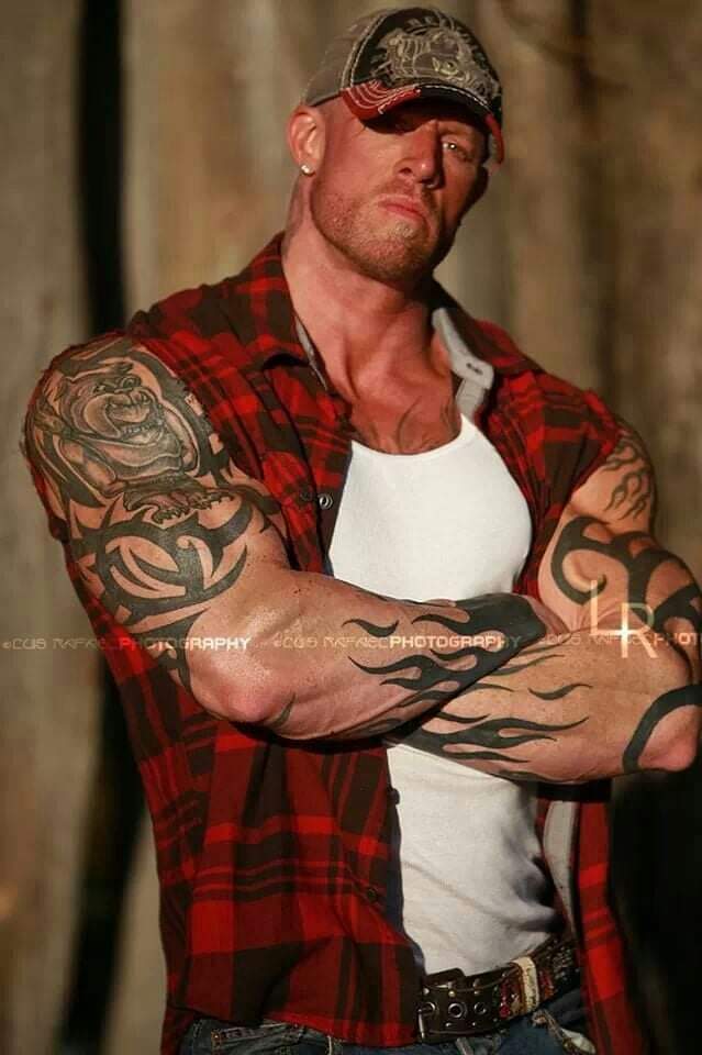 This Forgotten One is Kaden Ferguson. Kara's berserker big brother. He's a strong silent type to the point some question his intelligence. Most berserkers are ruled by their temper, but the Clan has helped to control it. 
#TheForgottenOnes #UrbanFantasy #WritingCommunity #Writer