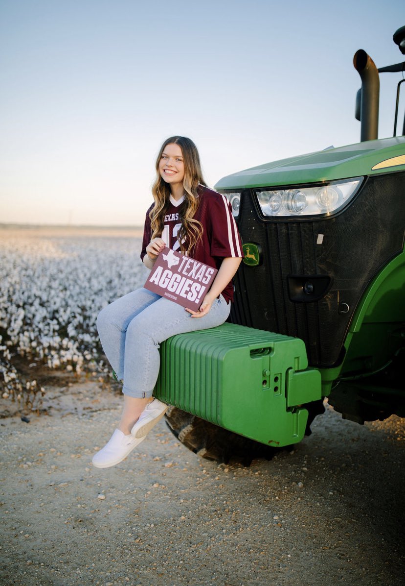 heyyyitzsyd's tweet photo. F A R M E R S  F I G H T @TAMU @tamu2026 @Aggiebound https://t.co/4rUCHFyPAE