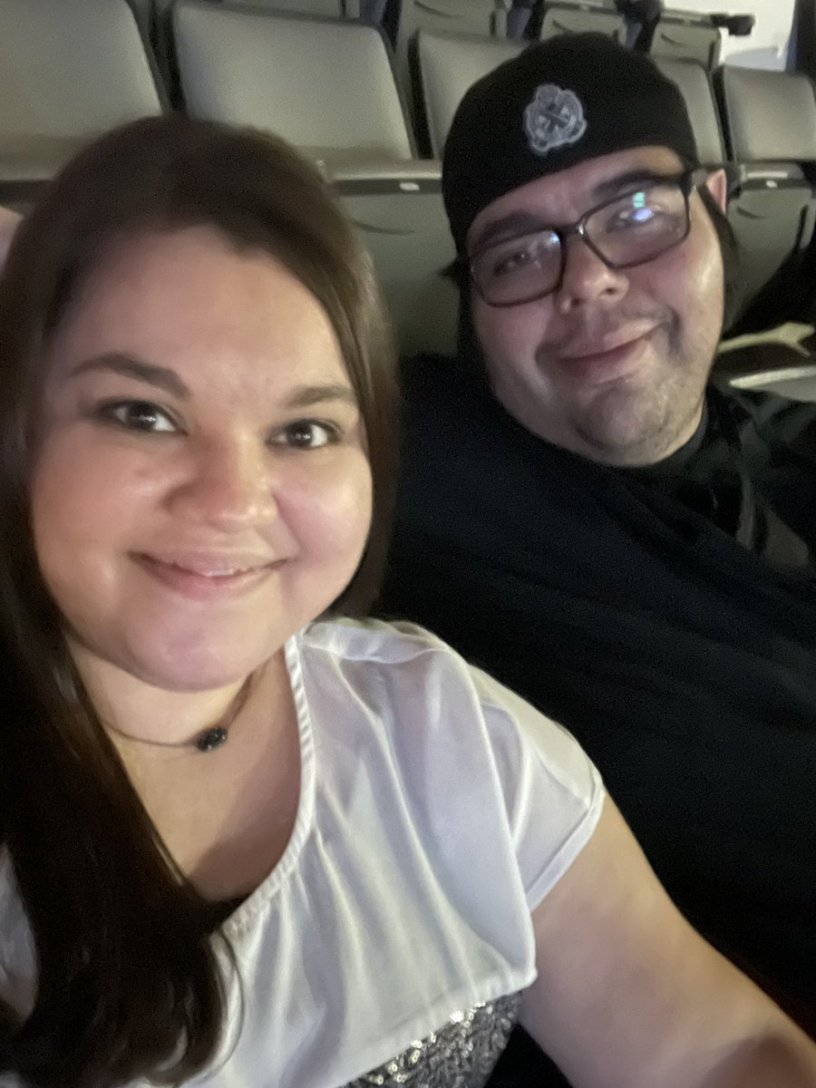 CyndiJo13's tweet photo. Early anniversary date night with my Love ❤️ #13yearstogether #bestfriendforlife #blessed #EnriqueRickyTour @BertOgdenArena_ #datenight https://t.co/oLFtup6s1E