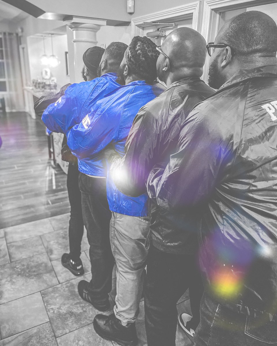 wearebos1914's tweet photo. The Blu Sky Is The Limit When My BrOtherΣ Have My Back!
#BluSiege #Fall20 #WeAreBOS https://t.co/N7gPPgimtx