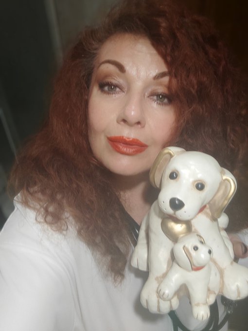 Vi piace il mio cagnolino di porcellana? 💋💋💋 Da Jessica Rizzo  https://t.co/wTXZjUBbQu  #cagnolino #porcellana<a href="/tag/model"class="tags"><span>#model</span></a><a href="/tag/beautiful"class="tags"><span>#beautiful</span></a><a href="/tag/actress"class="tags"><span>#actress</span></a><a href="/tag/artist"class="tags"><span>#artist</span></a><a href="/tag/white"class="tags"><span>#white</span></a><a href="/tag/beleza"class="tags"><span>#beleza</span></a>