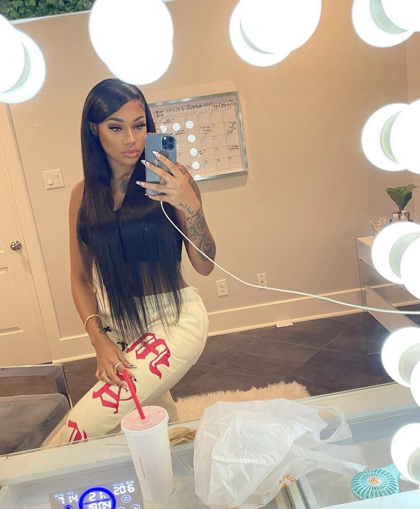 JaniaaBania tweet picture