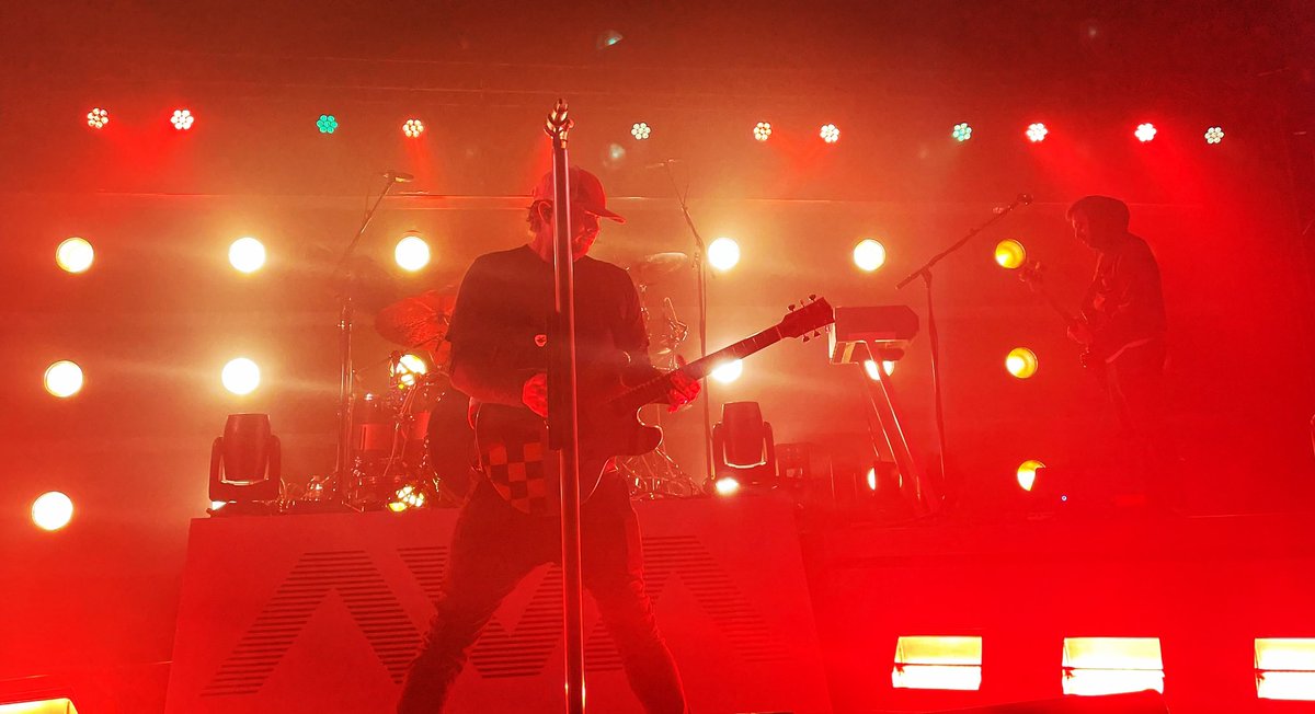 LadyNajaGirl's tweet photo. Just a few photos from tonight’s sound check party 🚀✨ #angelsandairwaves #tomdelonge #lifeforms #lifeformstour @VisitCA https://t.co/ZHmHqWVTXc