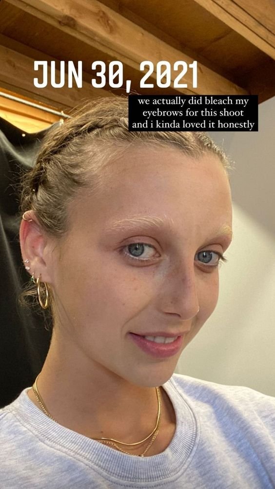 no context emma chamberlain (@oocchamberlain) on Twitter photo 