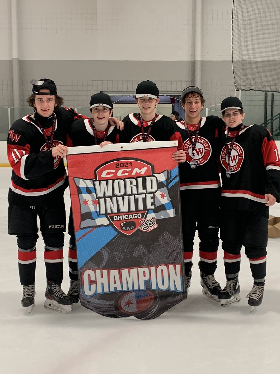 coachsmith11's tweet photo. TW U15 team beats Mission 4-2 to take CCM World Invite this weekend. Great job boys! #Tdub #workstructureskill. https://t.co/1ZBiyBaUnC