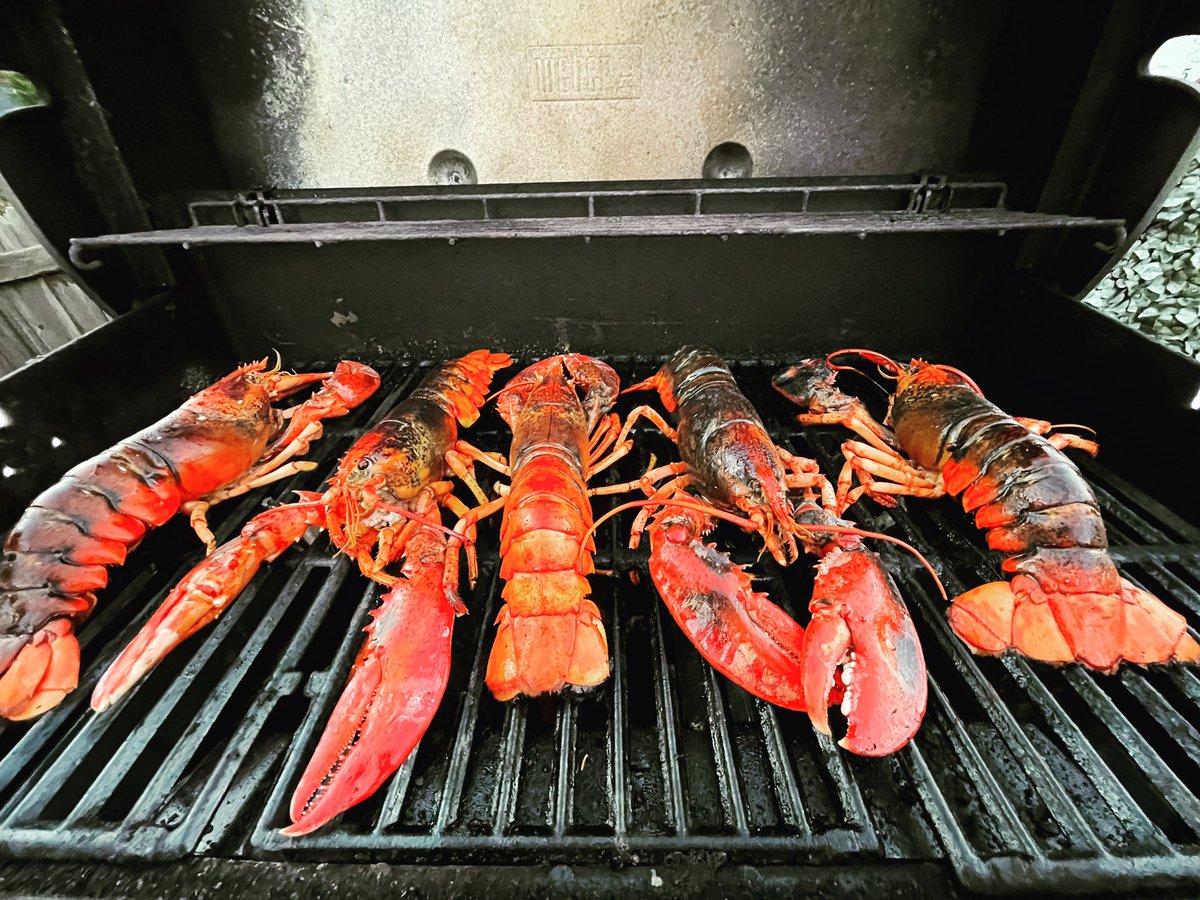 BOBM4's tweet photo. Happy Birthday Cindy!   I’ve officially been part of your life (you mine) for more than half of it!  Happy LX!   These lobsters sacrificed to celebrate! https://t.co/bOm1EURYPz