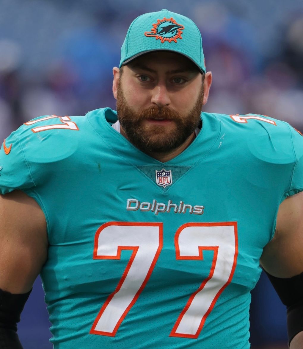 Dolphin_Nation's tweet photo. “The fact that Miami hasn’t benched, moved or replaced the starting right tackle for his inconsistent play is troubling.” 

- Sun Sentinel’s Omar Kelly on Jesse Davis https://t.co/1cCDLSdiYY