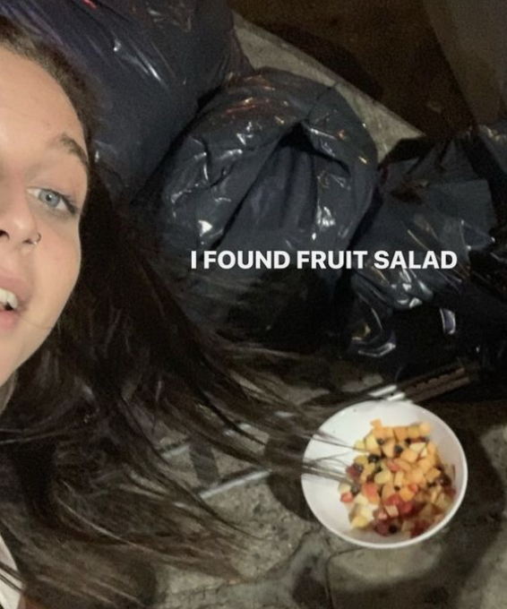 no context emma chamberlain (@oocchamberlain) on Twitter photo 