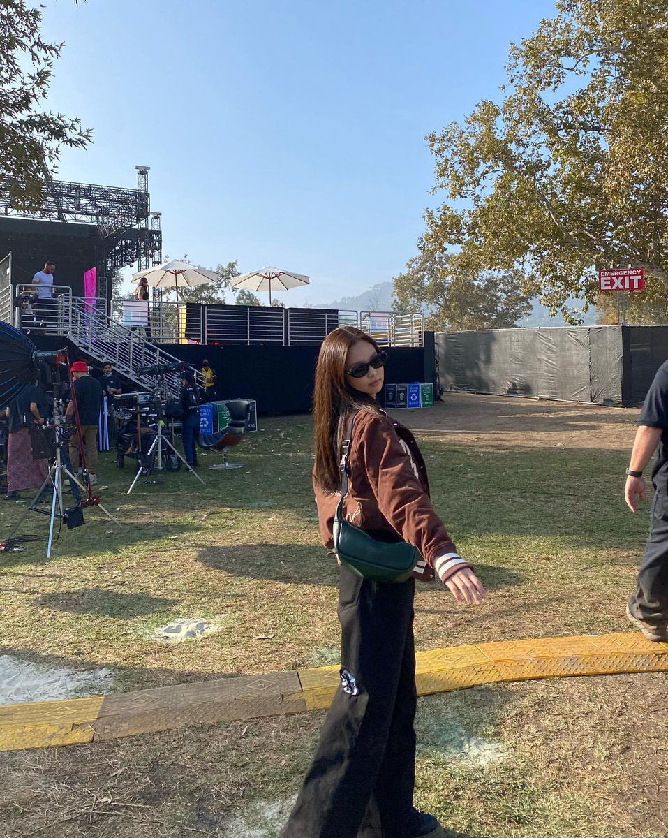jennie tweet media
