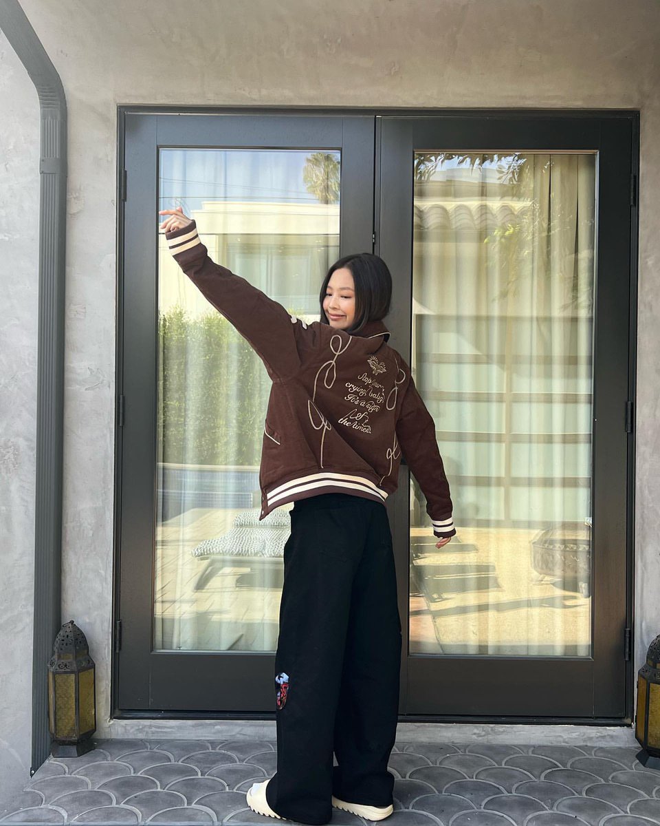 jennie tweet media